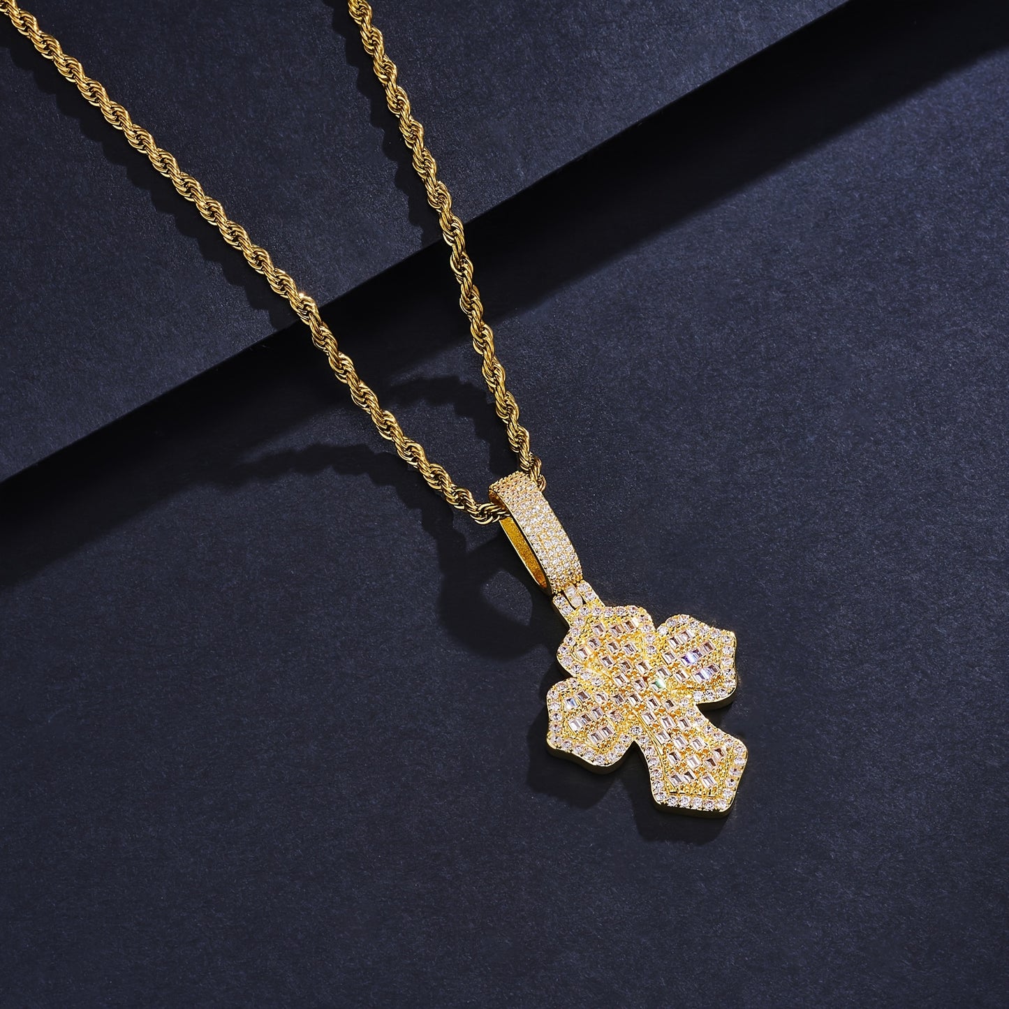 CRUCE CRISTALE PLACATA CU AUR 18K